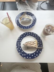 ドットのカフェに行きました♪
