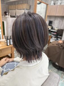 夏はハイライトで涼しく!ブルーグレージュ