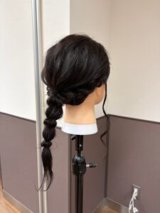 ヘアアレンジを練習しました！